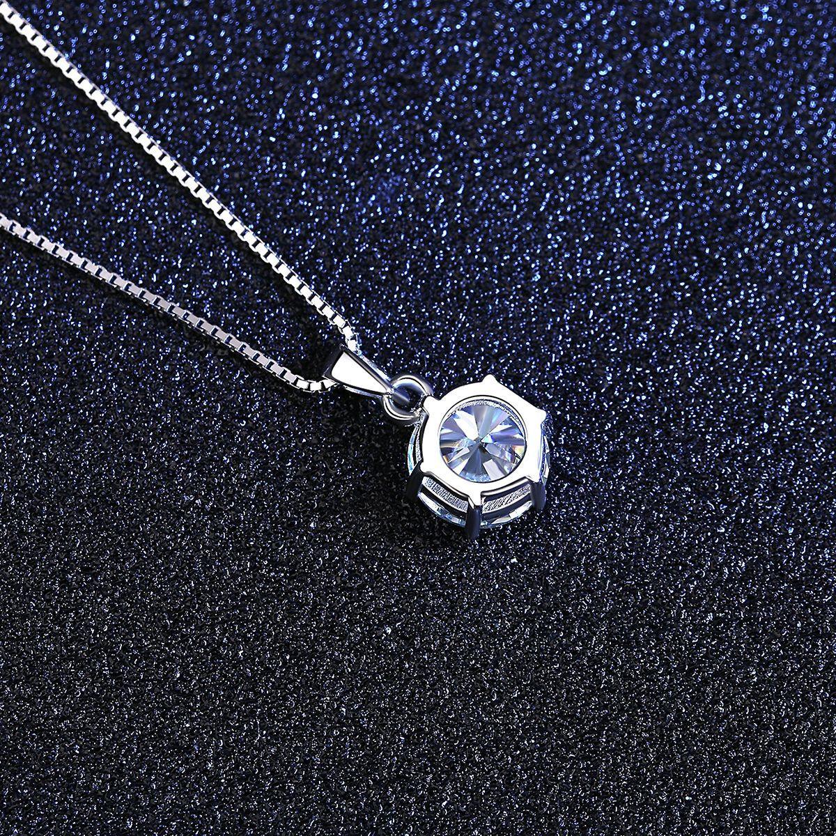 Fashion Necklace / White Gold